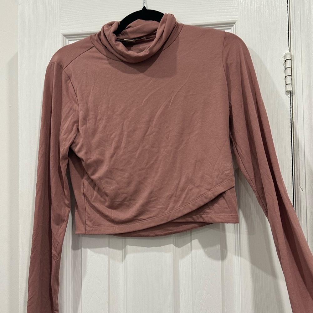 Turtle neck crop top